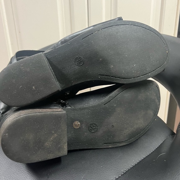 Arizona Jeans Co Boots. I’m selling both pair as a bundle deal - Picture 6 of 9